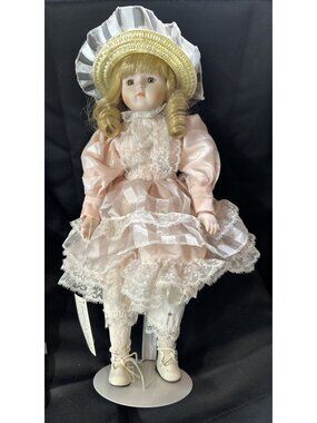Heritage Mint Limited Country Collection Porcelain Vintage Doll, 1988, 16” Candy